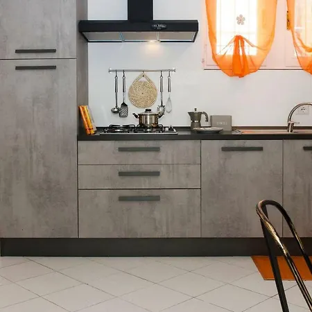 דירה Altido Cosy Flat For 4 With Parking, Nearby Olmo