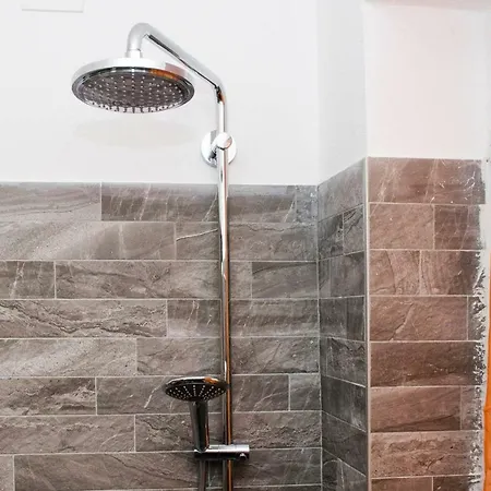 דירה Altido Cosy Flat For 4 With Parking, Nearby Olmo