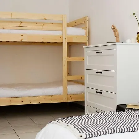 Altido Cosy Flat For 4 With Parking, Nearby Olmo *