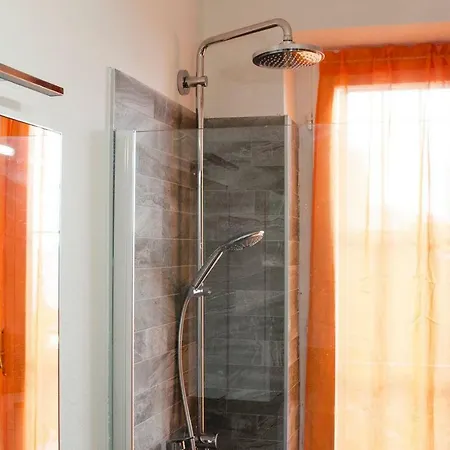 Altido Cosy Flat For 4 With Parking, Nearby Olmo * Lake Como
